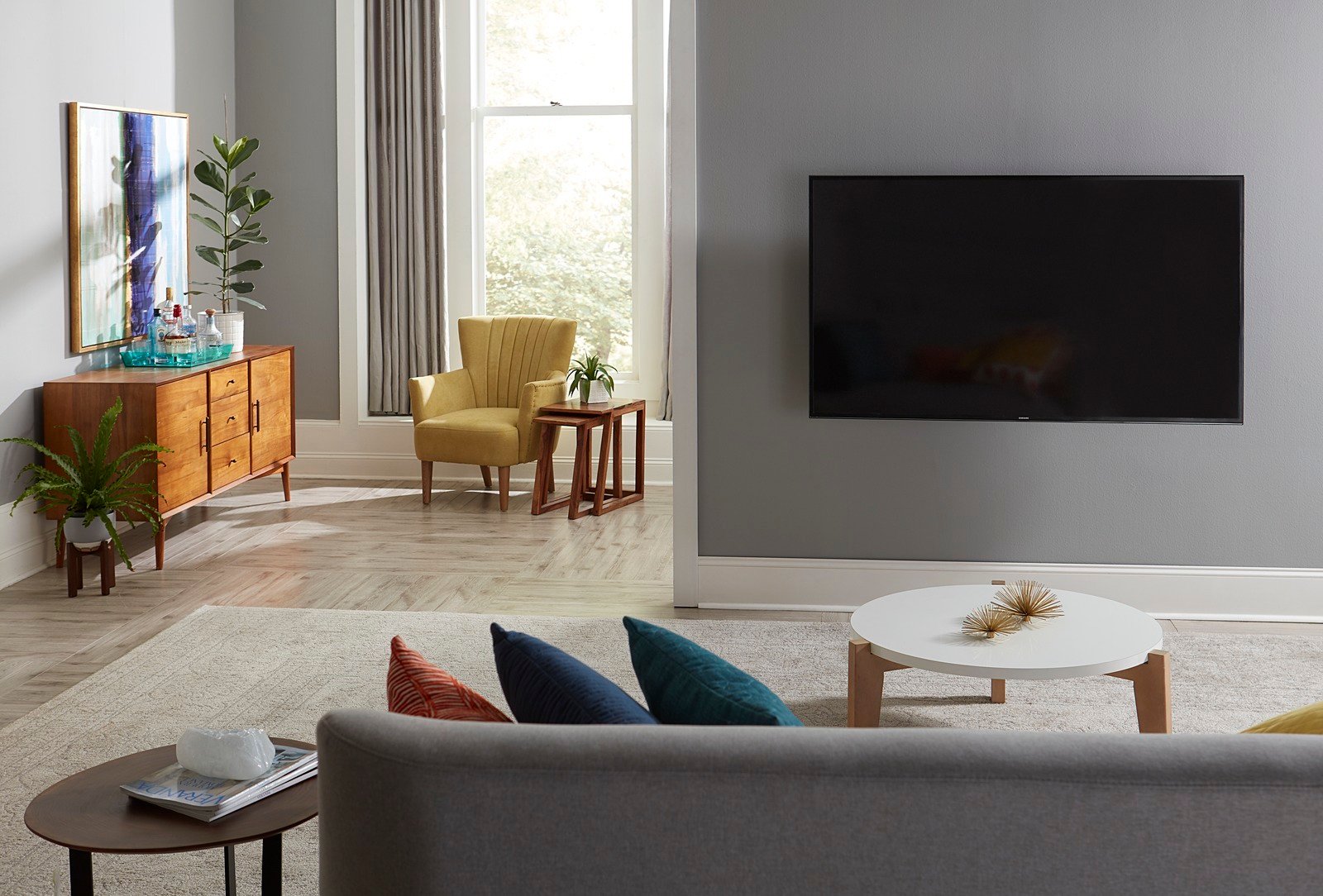 27 Modern TV Mount Ideas for the Living Room and Beyond [PHOTOS]